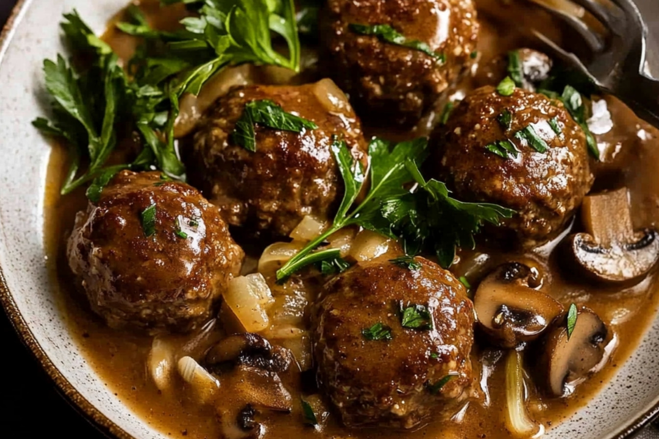 1boulettes-de-viande-en-sauce-aux-champignons