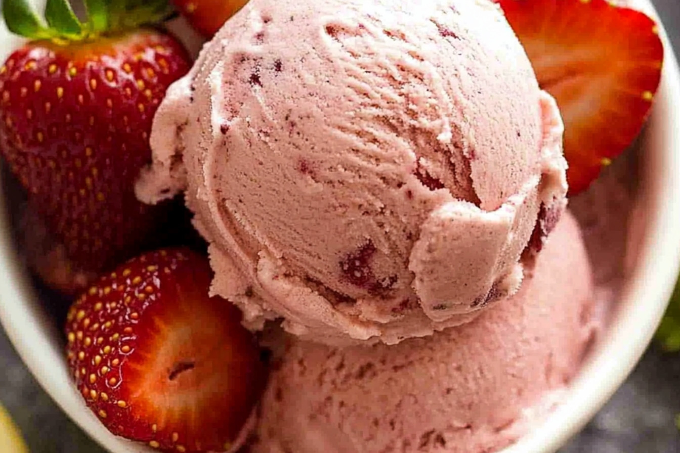 1creme-glacee-aux-fraises-sans-sorbetiere