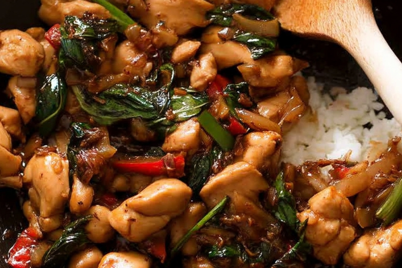 1saute-de-poulet-au-basilic-thailandais-rapide
