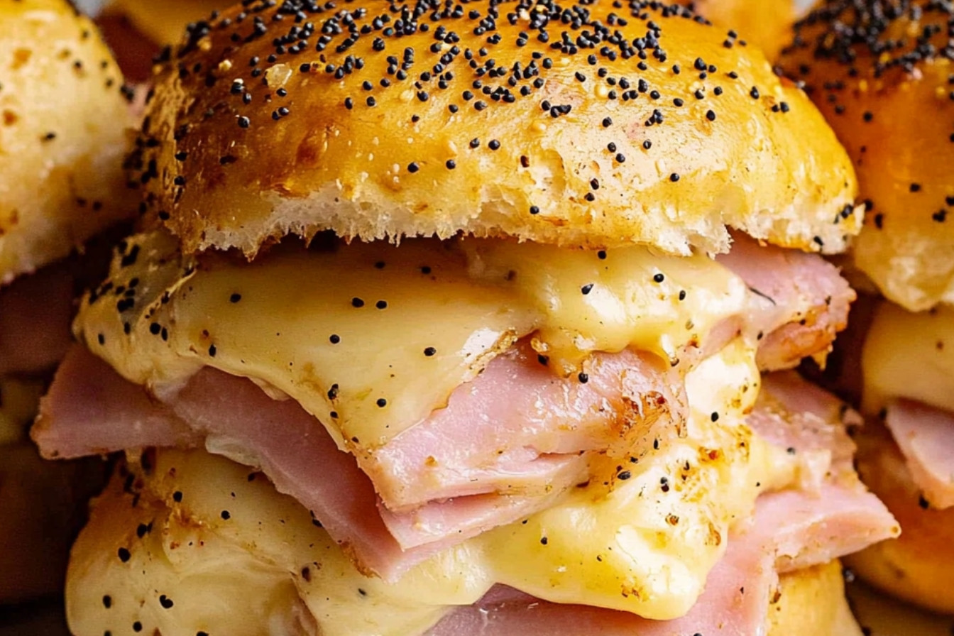 1savourez-des-sliders-au-jambon-et-fromage-chaud