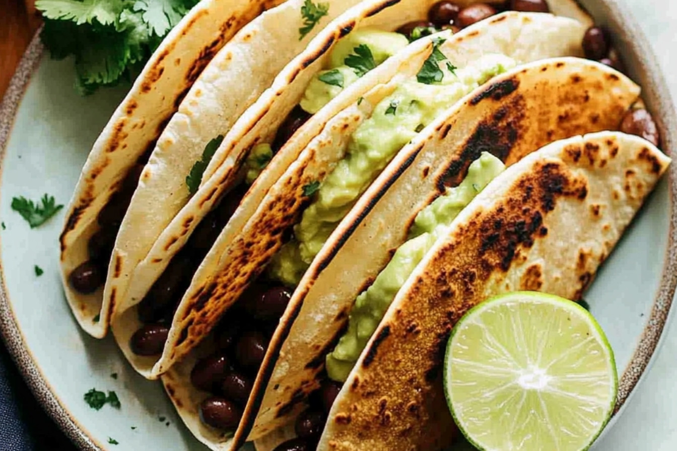 1tacos-croustillants-aux-haricots-noirs-et-sauce-lime